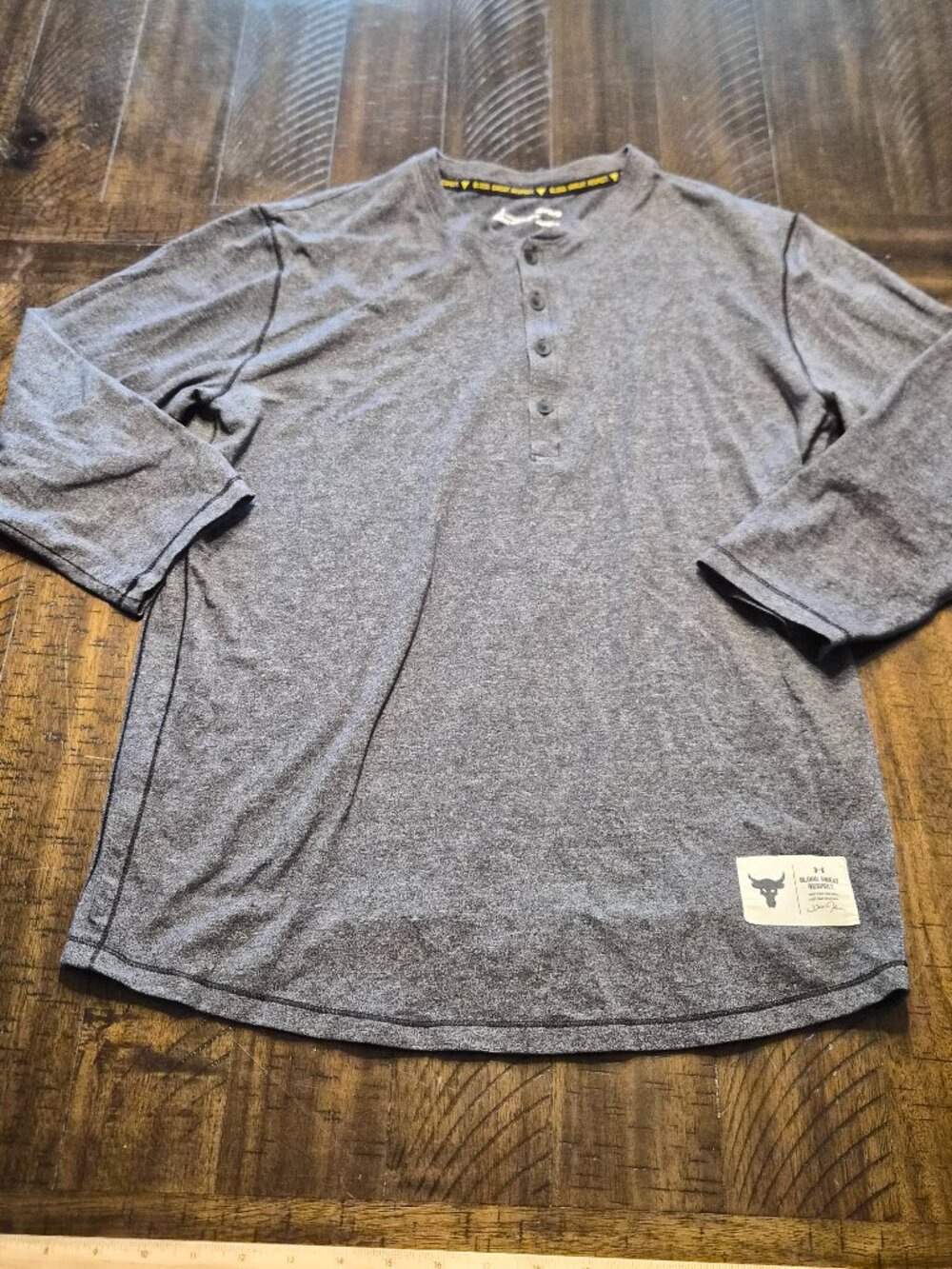 Under Armour Mens M Blood Sweat Respect Henley 3/4 Baseball Sleeve Shirt G858